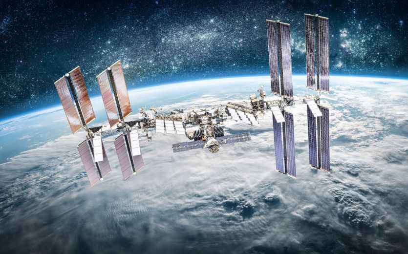 The International Space Station (ISS): scientific work 400 kilometres above the Earth